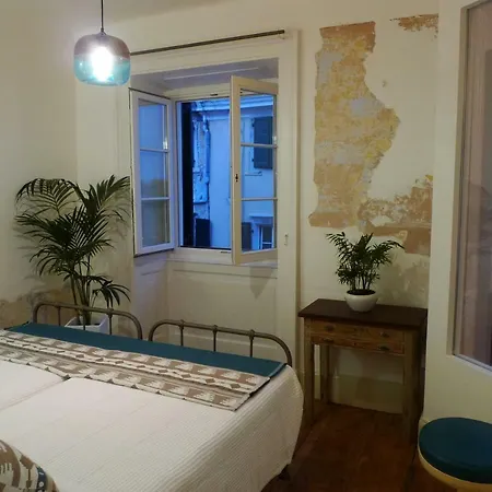 Апартаменты 1861 Liston Boutique Flat