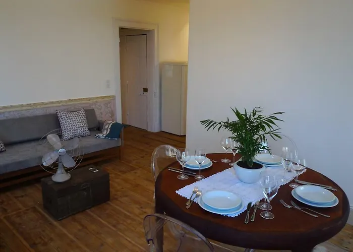 1861 Liston Boutique Flat *