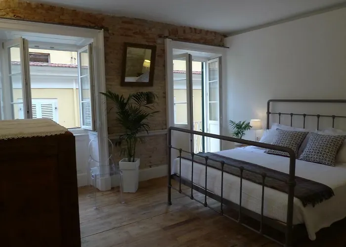 1861 Liston Boutique Flat